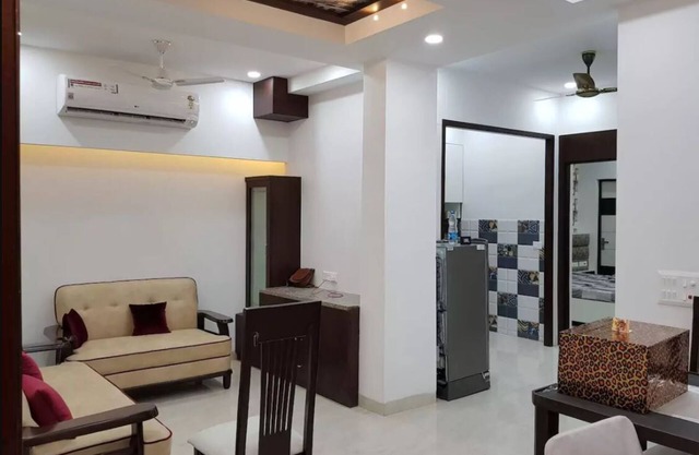Entire world-class apartment near metro station