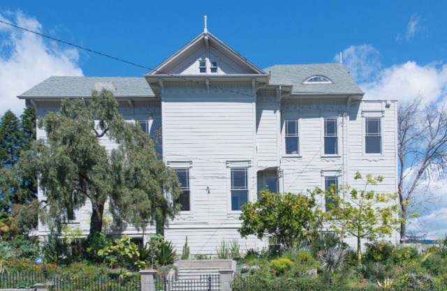 Epic, gorgeous, huge historic, Victorian mansion - easily sleeps 40+