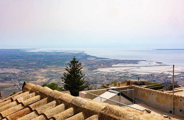 Erice's Lovely Apartment with Balcony and Terrace