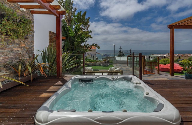 Ericeira Sea View-large family home 5 minutes' walk from the beach