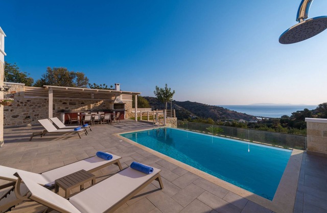 "ERVIN" Sea view Villa - private swimming pool !