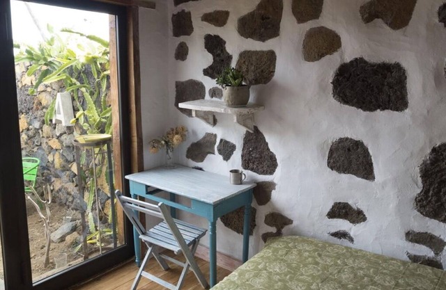 Rural home for 4 guests, art gallery inspired