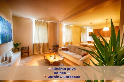 Escapade - Ciné privé, balnéo et jardin