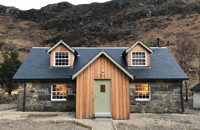 Escape & enjoy the stars in the wilderness of the Scottish hills by a sea loch