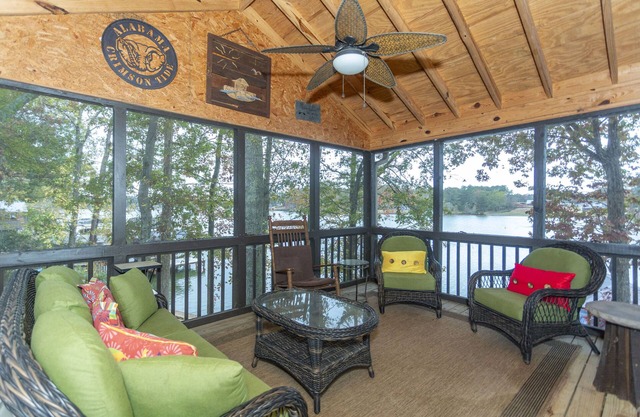 Escape the city and enjoy quality time with family with a lakeview!