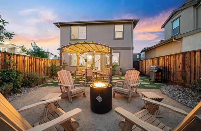 Escape to a Dreamy and Stylish Home in Natomas!