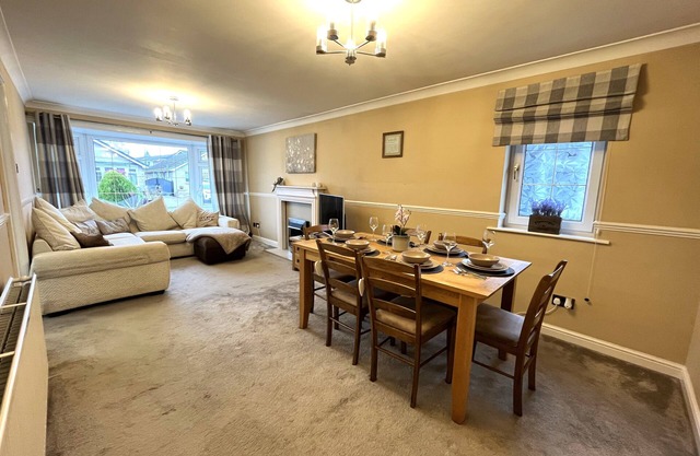 Escape to our tranquil 3-bedroom bungalow in Wakefield, Entire home.