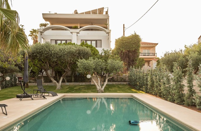 escape to sounio cape