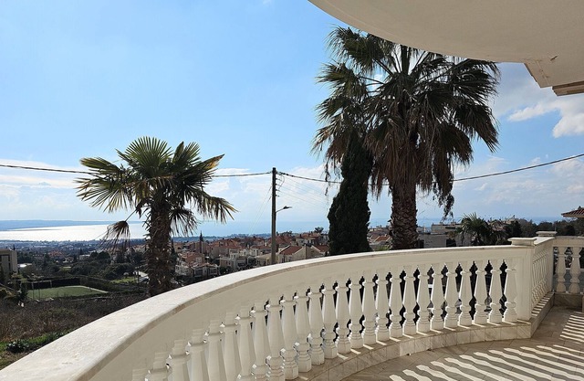 Escape to Villa Panorama and enjoy the classic charm with stunning sea views!
