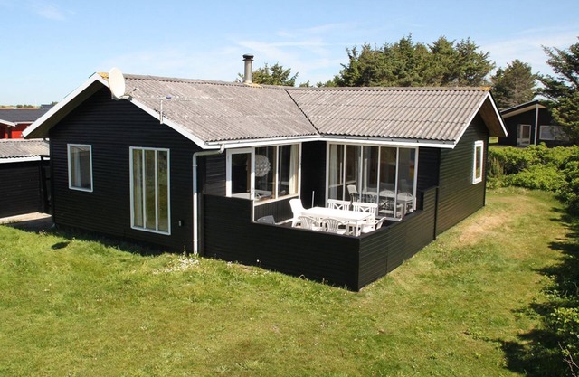"Esko" - 350m from the sea by Interhome