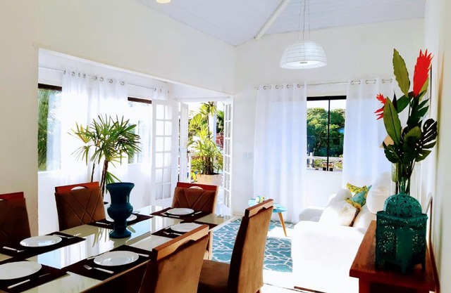 Espetacular Casa 3 SUÍTES cozinha varanda vista a passos da praia