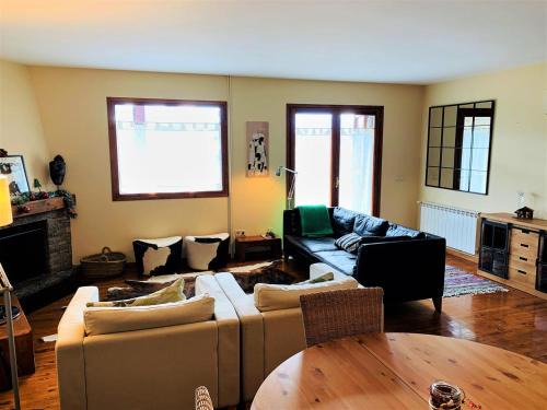 Espléndida casa en el centro de Llivia con piscina