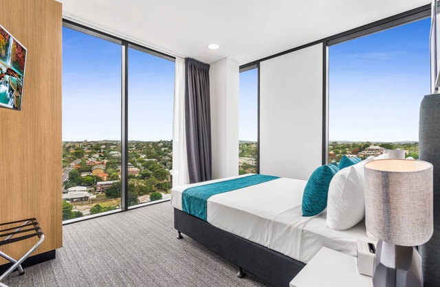 Essence Suites Taringa