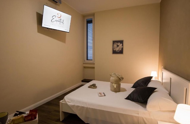 Essential Rooms