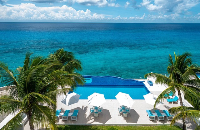Excellent Oceanfront 2BR Condo, South tower, the Best Views in the complex!