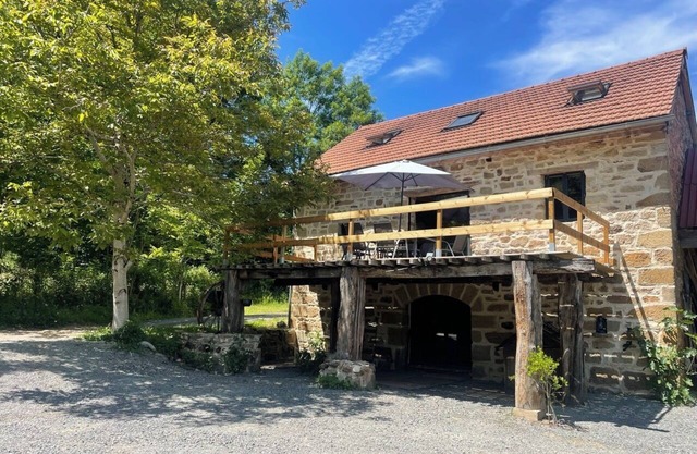 Exceptional gîte on the banks of the river Lot