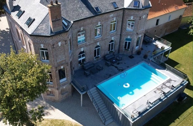 Exceptional residence 10 km from Amiens