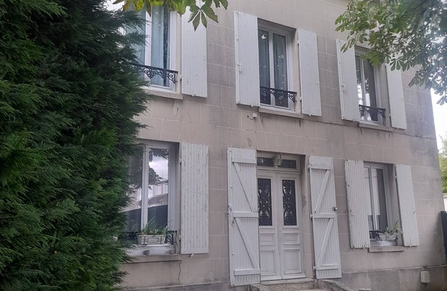 Exchange, proximity, independence.