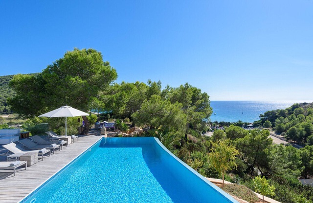 Exclusive 4 Bedroom Villa close to the Beach, Ibiza Villa 1022