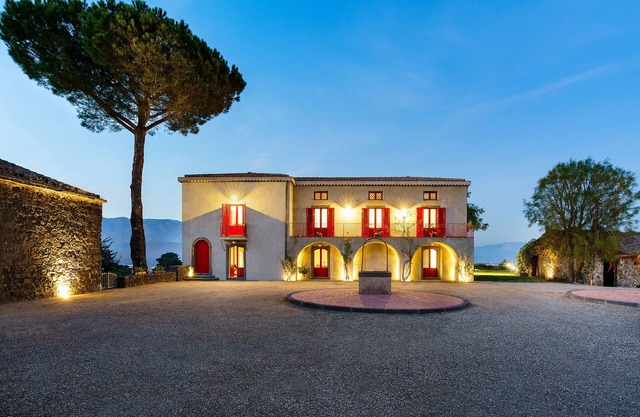 Exclusive pool villa near Castiglione di Sicilia, Etna
