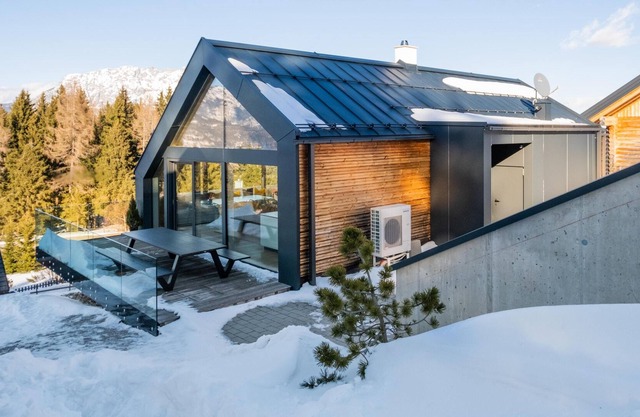 Exclusive Alpine lodge & ski-in ski-out on the Galsterberg