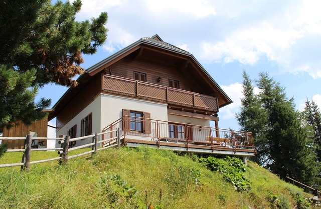 Exclusive vacation home in the Nockberge with a sauna and fireplace