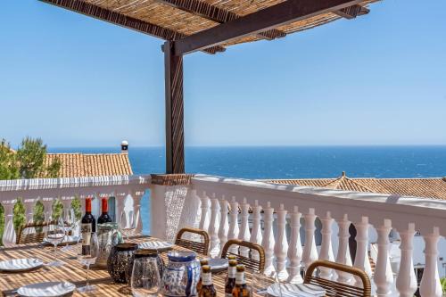 Exclusive Villa, Wonderful Garden, Private Heated Pool