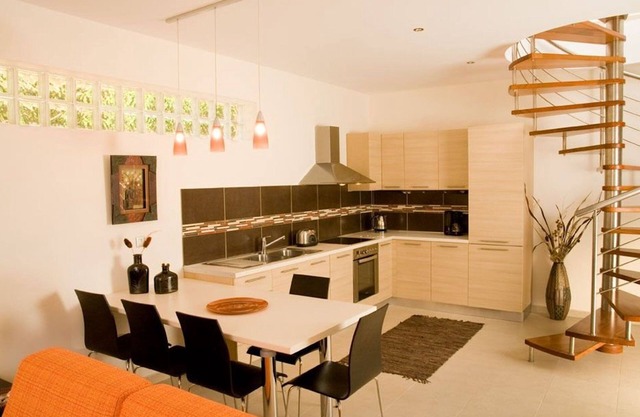 Executive Rhodes Villa | 4 Bedroom/4.
