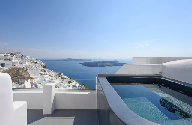 Executive Suite with Caldera View & Hot Tub