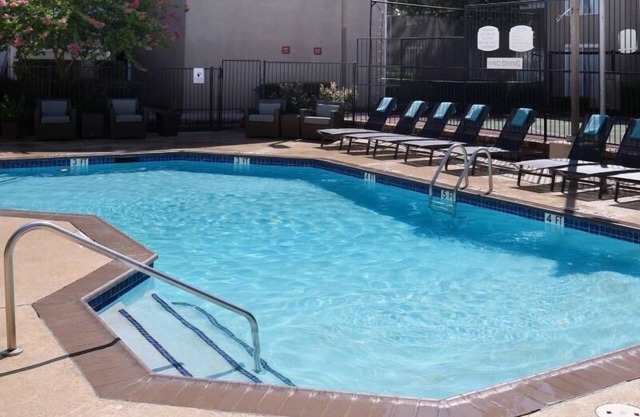 Experience North Dallas' Best! Fully-Equipped Kitchen, Free Breakfast, Pool
