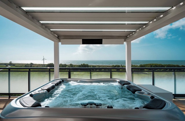 Experience pure luxury in the 5-star penthouse apartment Panoramasuite The Turm