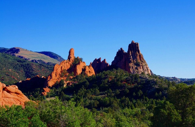 Explore Colorado Springs! TWO Relaxing 2BR Suites w/Kitchens, FREE Breakfast!