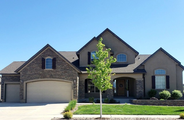 EXQUISENT PROPERTY.5 MIN FROM AIR FORCE. 5200 SQ FT. 5 BR. 5 BR. 5 🔥PLACES.n