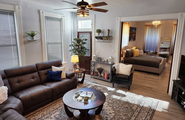 Exquisite Apartment! Great Location! 3 MI From Downtown Cincy Complete Reno
