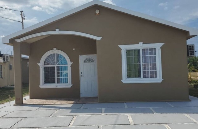 "Exquisite, cozy, vacation home in Phoenix Park, Portmore, Jamaica".