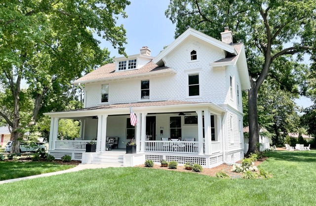 Exquisite Newly Renovated Historic Lake Country Home - Maison La Belle
