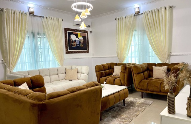 Exquisitely Furnished 5-bedroom Duplex