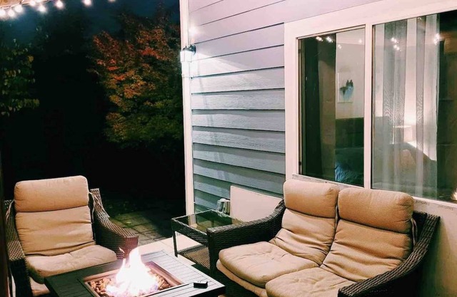 Extra Cozy, Private Central Seattle Suite