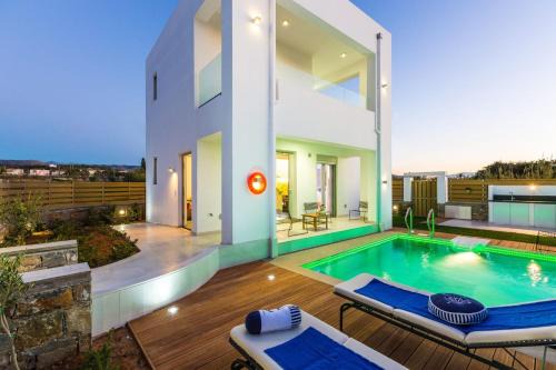 Extraordinary Rethymno Villa Villa Hantengu 3 Bedrooms Beach Front Private Outdoor Swimming Pool And Hot Tub Pigianos Kampos