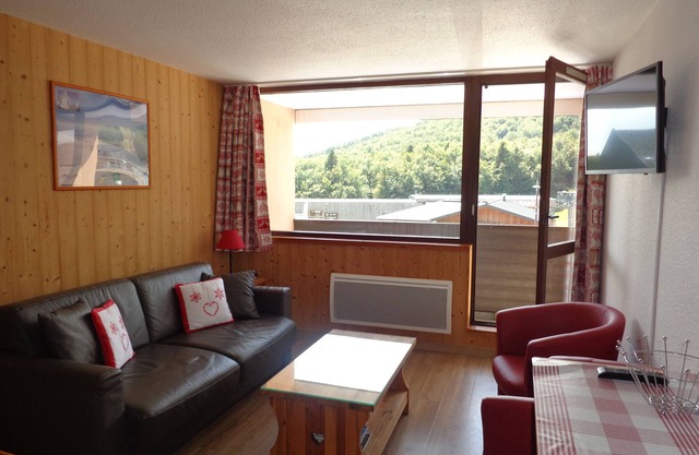 F2 with 2 bedrooms in the center of the resort of SUPER BESSE SANCY