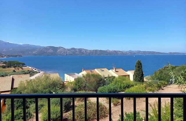 F3 duplex with loggia beach 3 min walk, panoramic sunset view