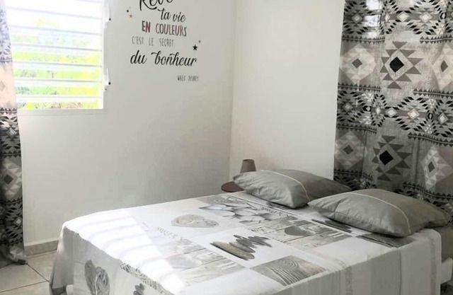 F3 FROM 2 TO 6 BEDS 10 MN BEACH BOURG DE SAINTE ANNE