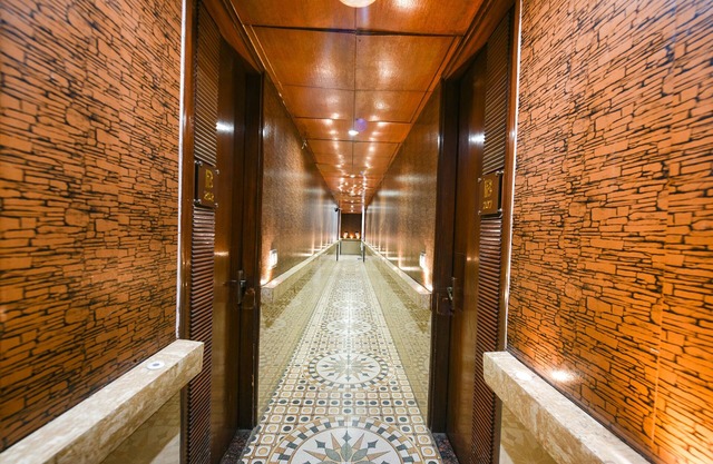 Fabhotel Billionaire Inn