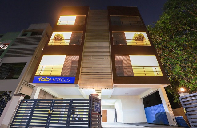Fabhotel Home Tree Service Apartment Kolathur