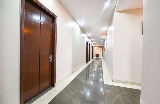 Fabhotel Moon Lite