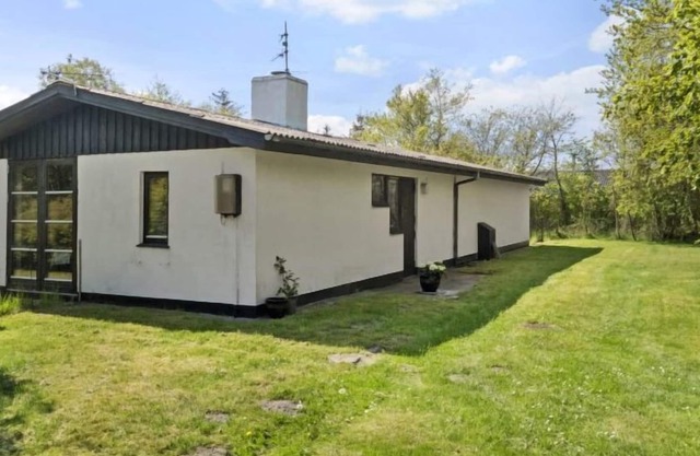 "Fabio" - 250m from the sea by Interhome