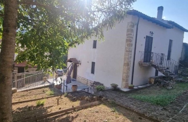 Fabulous Abruzzo Villa Sirente view