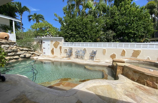 FABULOUS MERMAID LAGOON! 2BD HM PRIVATE POOL WIFI AC WD FREE PARKING!