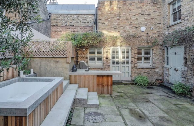 Fabulous Oasis for unique experience in Clapham