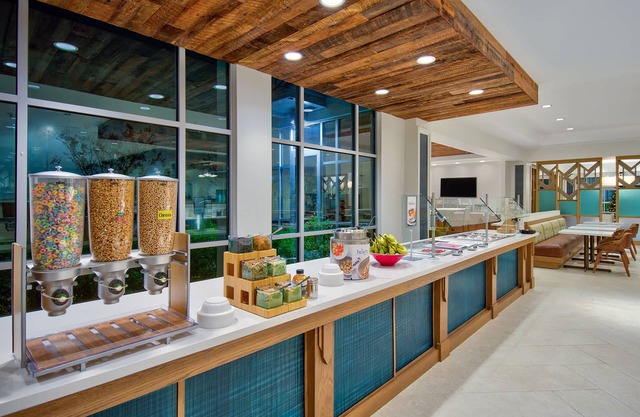 Fairfield by Marriott Inn & Suites Orlando at FLAMINGO CROSSINGS(r) Town Center